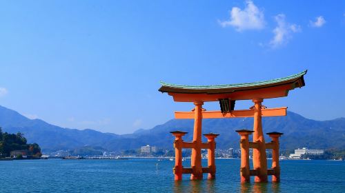 From Hiroshima: City and Miyajima Island 1-Day Bus Tour Day Tours