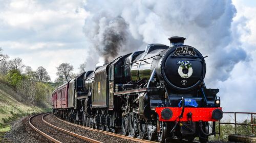 1-day tour to Jacobite steam train + Glenfinnan Viaduct + Mallaig + Loch Ness