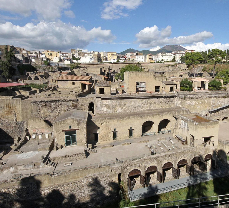 From Naples: Pompeii and Herculaneum Tour with Lunch