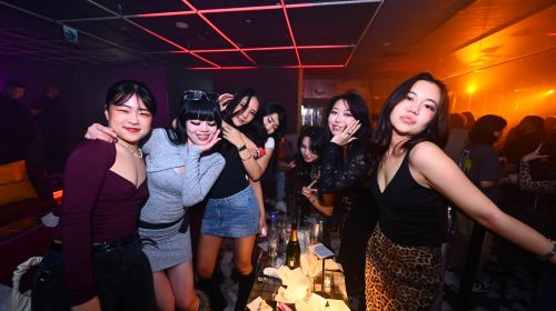 Osaka Dotonbori Night Tour – GIRAFFE NIGHTCLUB Admission Ticket