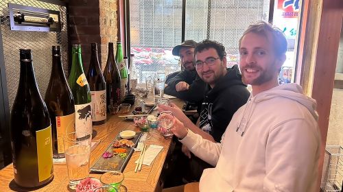 Casual Japanese SAKE tasting and snack experience in Kabukicho Day Tours