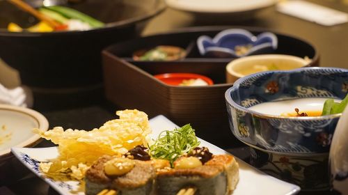 Kyoto Night Foodie Tour in Gion (9+ dishes + 6 Sake tastings) Day Tours