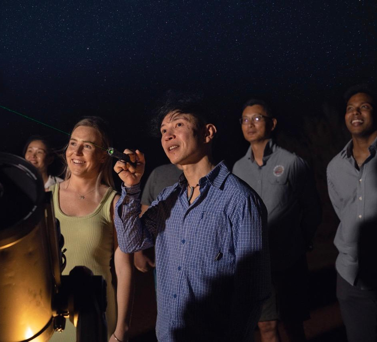 Uluru: National Park Astronomy Tour with Telescope and Photo