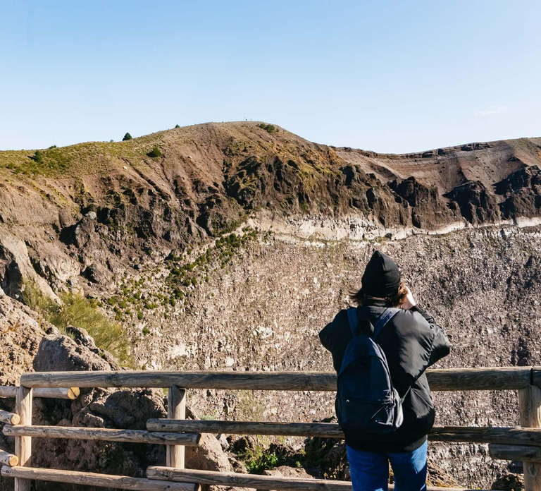 Bus Transfer to Vesuvius with Park Entry Fee