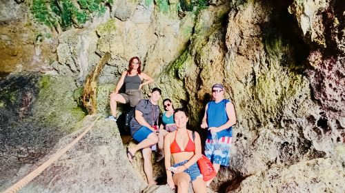 Boracay Island Hopping Day Tour: Snorkeling, Beaches & Seafood BBQ Day Tours
