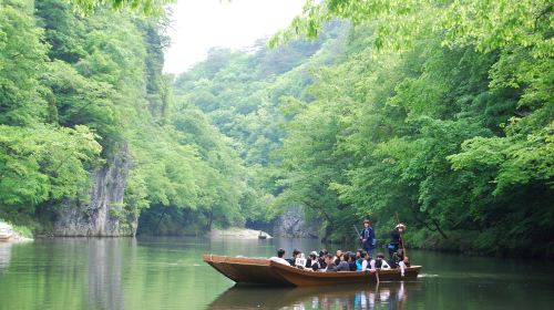 Geibikei Gorge River Boat Ride Experience in Iwate: With Local Delicacies