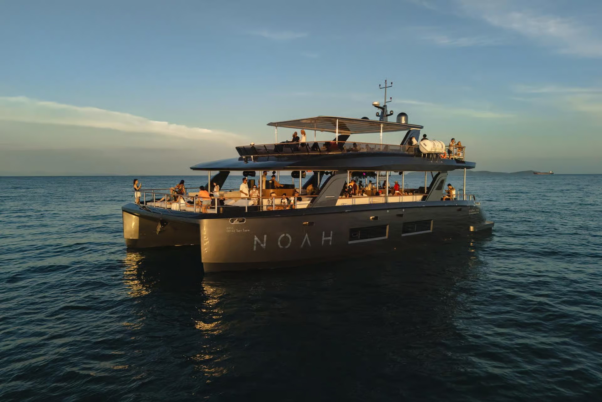 Join Tour Noah Yacht Program Phi Phi Island ,Maiton Island