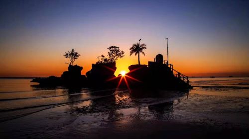Boracay sunset sailing experience – shared boat/private charter – Romantic sailing boat experience