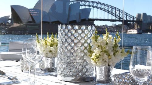 Sydney Harbour Magistic/360° panoramic glass/Showboat dance dinner cruise (dance show/buffet lunch/luxury dinner optional) Transport Passes