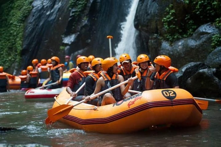 Ubud: ATV Quad Bike Bali with Dragon Face Cave, Jungle, Waterfall and Ayung Rafting Trip with Meal