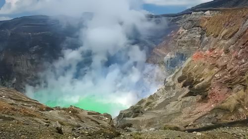 Kyushu Hidden Gems 1-day Tour – Kamishikimi Kumanoimasu Shrine, Mount Aso