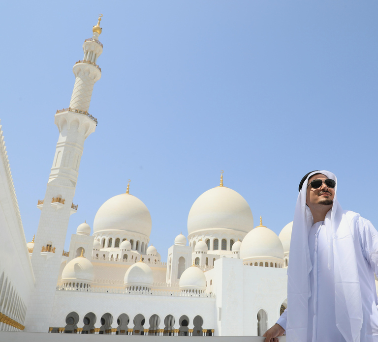 From Abu Dhabi: Half-Day Sheikh Zayed Mosque Guided Tour