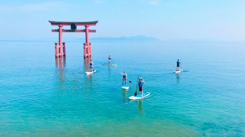 one-day tour of Lake Biwa Observation Deck, Shirahige Shrine, Mangetsu-ji Temple and Omi-Hachiman Day Tours