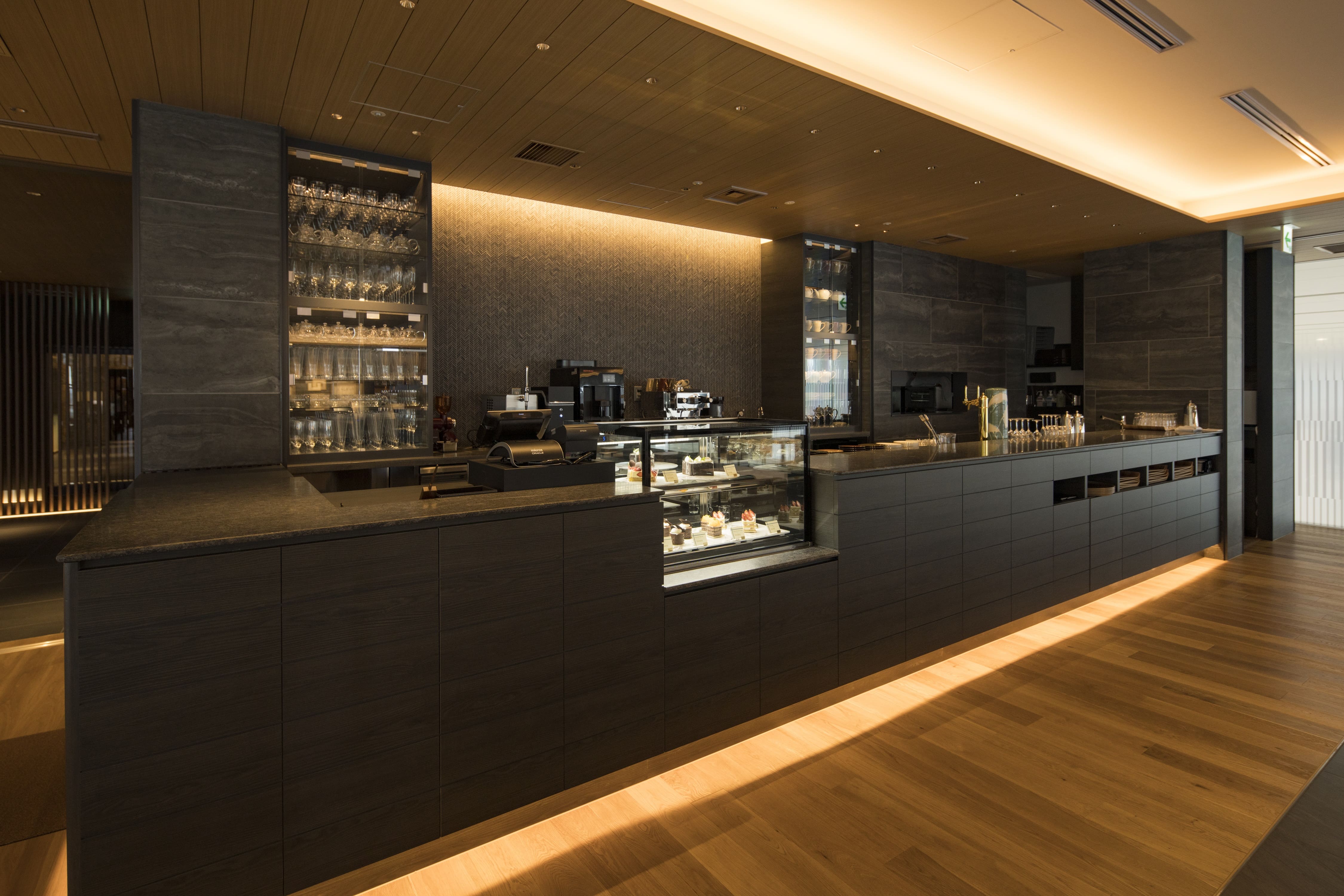 CAFÉ SKY LIBRARY New Chitose Airport