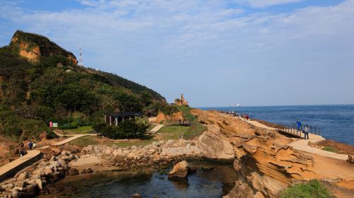Departing from Taipei: Shifen Old Street / Shifen Waterfall / Yehliu Geopark Day Tours