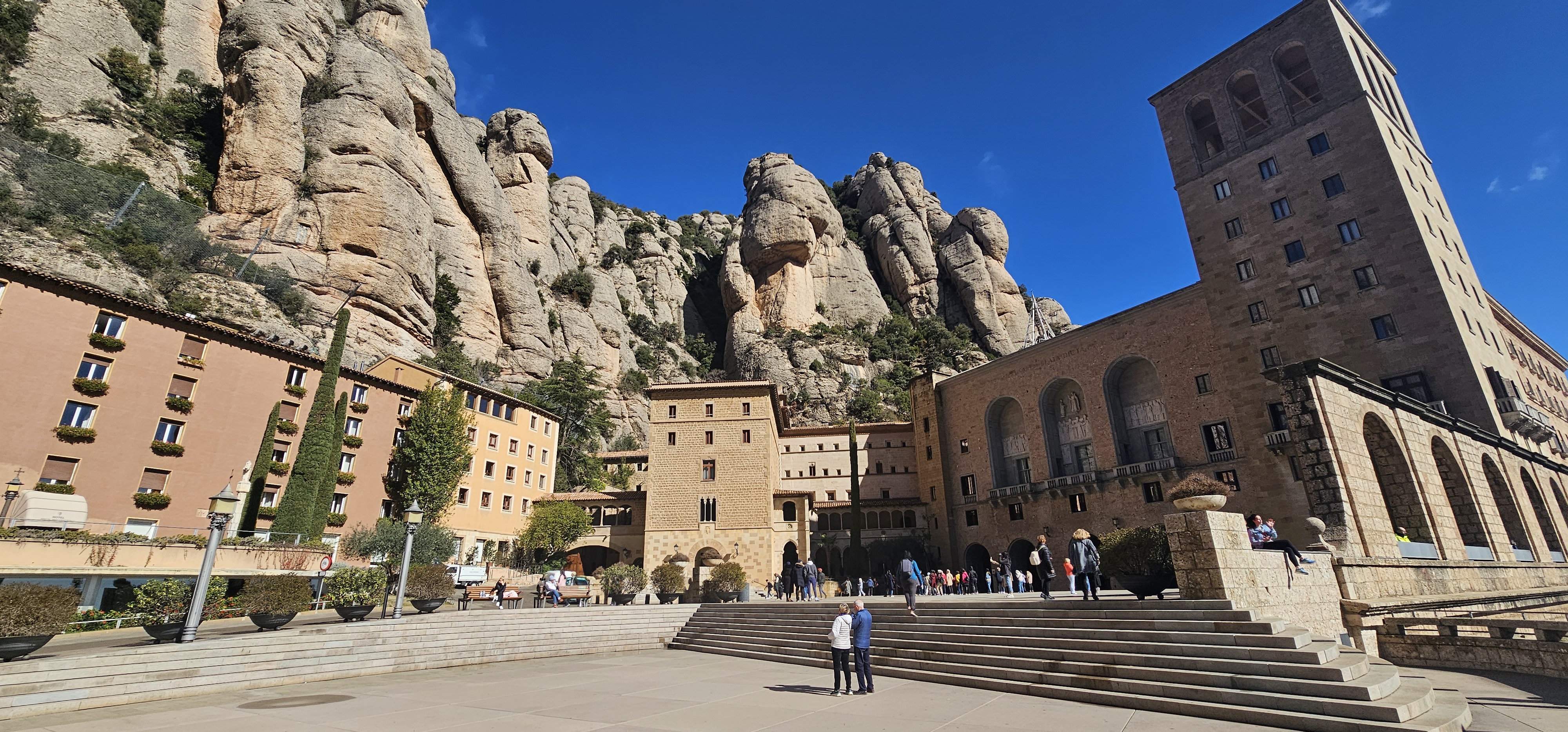 Private Tour to Montserrat Half Day