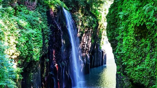Miyazaki & Kumamoto 1-Day Tour: Ama-Iwato Shrine & Takachiho Gorge (Free Shuttle)