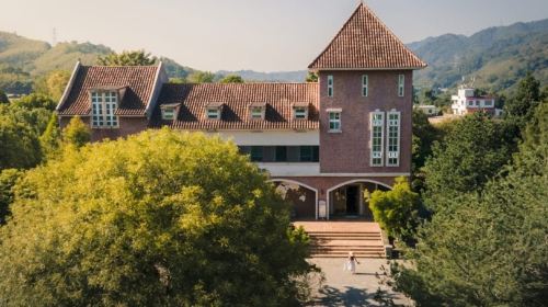 Schokolake Country House