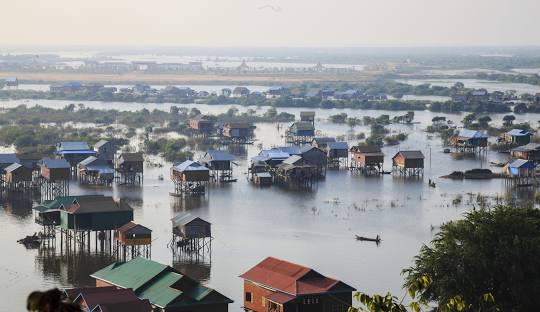 Half-day tour at Tonle Sap with Free local Foot Reflexology