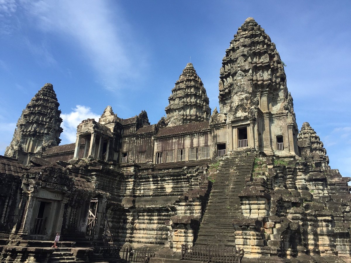 Private full day Tour  with Free Phare Circus show with ticket C
