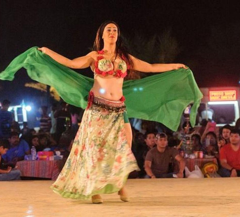 Dubai: Desert Safari, Camel Ride, Sandboard & Buffet Dinner