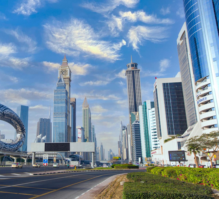Dubai Private Modern SUV Rental with Driver