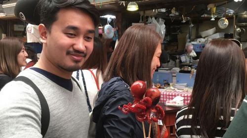 Kuromon Market Food Walking Tour in Osaka (6 stops, 6 tastes) Day Tours