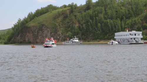 Shiwei Boundary River Cruise
