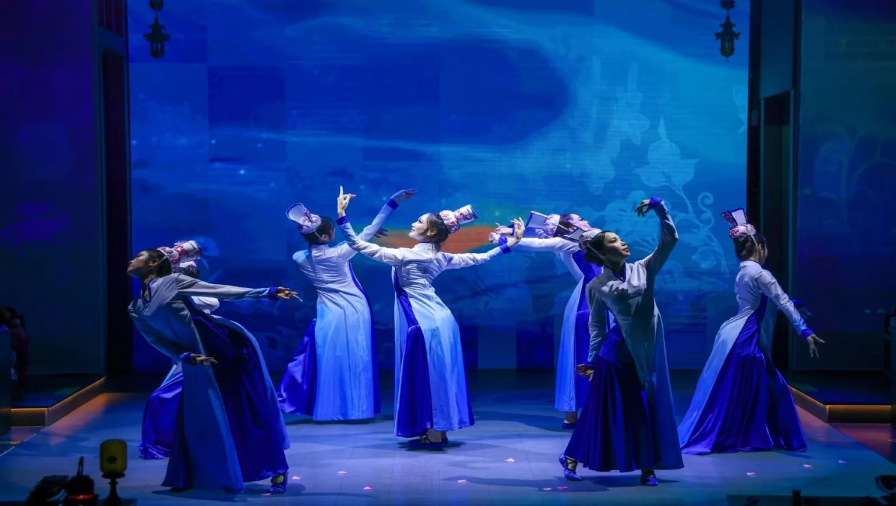 Guangzhou Silk Road Cultural Dinner Show Ticket Immersive Theatre, Chinese Cuisine & Hanfu Experience Attractions