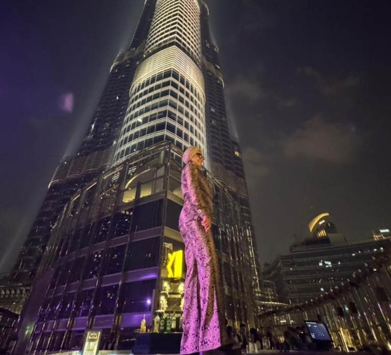 Dubai: Private Shopping City Tour and Global Village Tickets