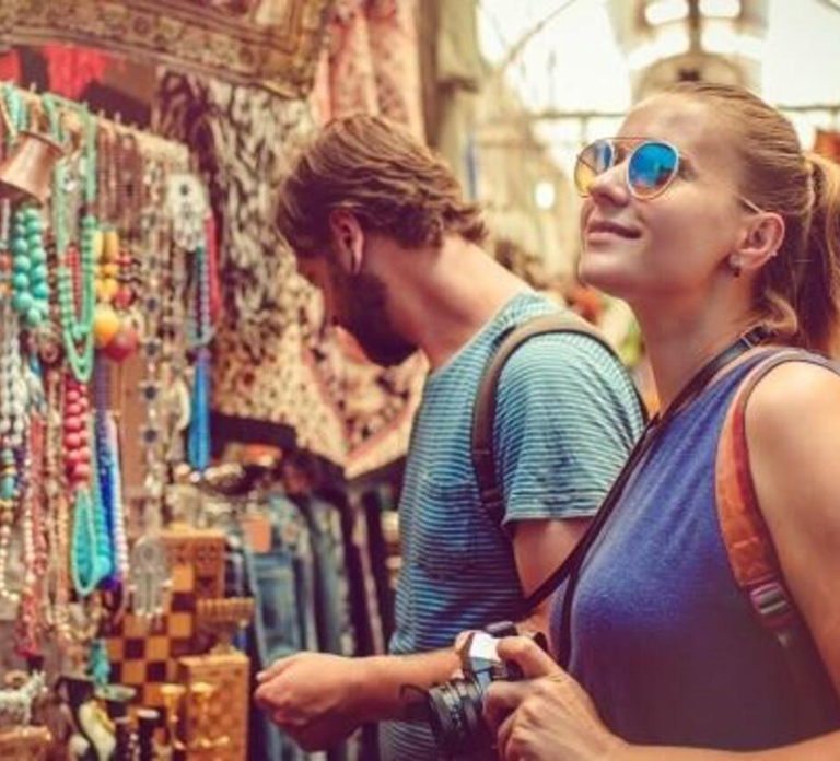 Dubai: Day Tour with Omani Lunch, Hotel Pickup, and Airfare