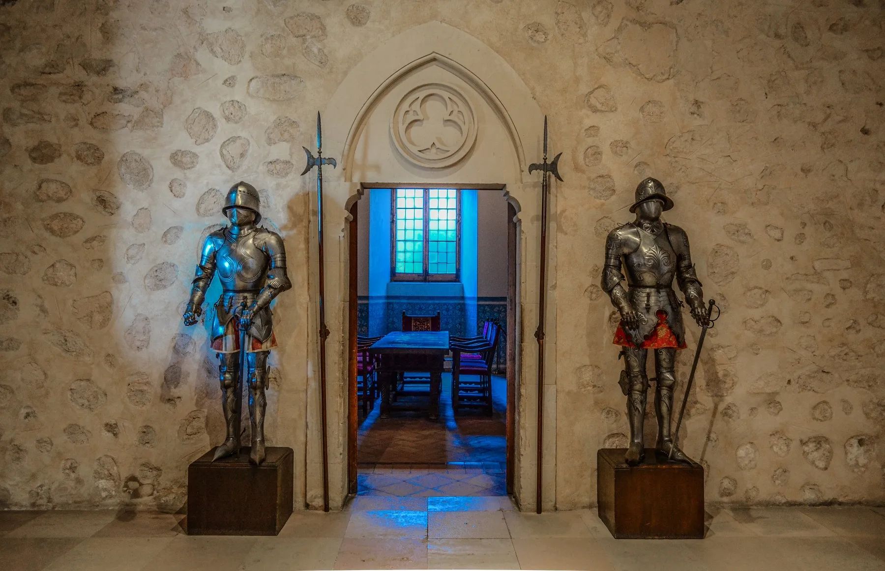 Private Tour: Avila with Walls and Segovia Full Day Tour with Gastronomic Lunch