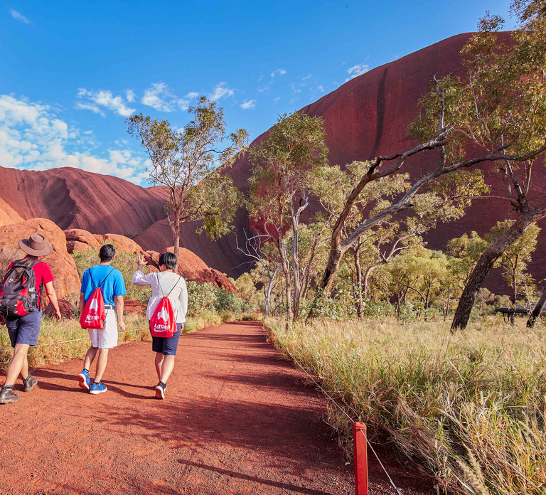 Uluru: Sacred Sites & Sunset Tour with Wine & Cheeseboard
