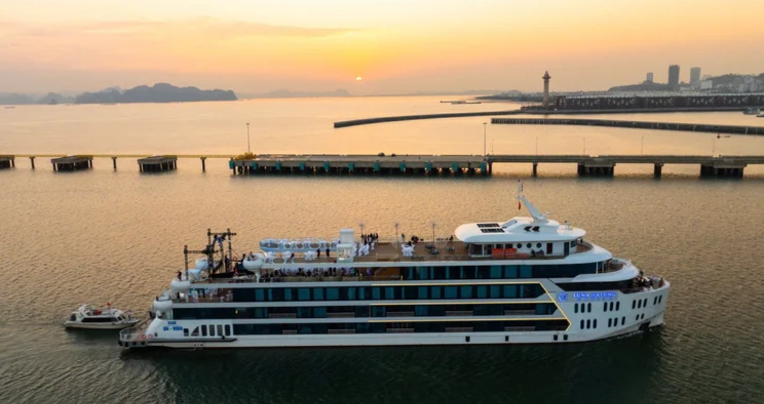 Luna Cruise - Ha Long Day tour & Dinner Cruise