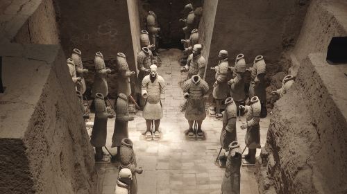 Xian Emperor Qinshihuang's Mausoleum Site Museum (Terracotta Army) + Huaqing Palace one-day tour