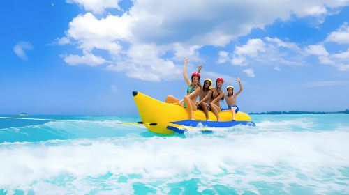 Dubai banana boat surfing experience