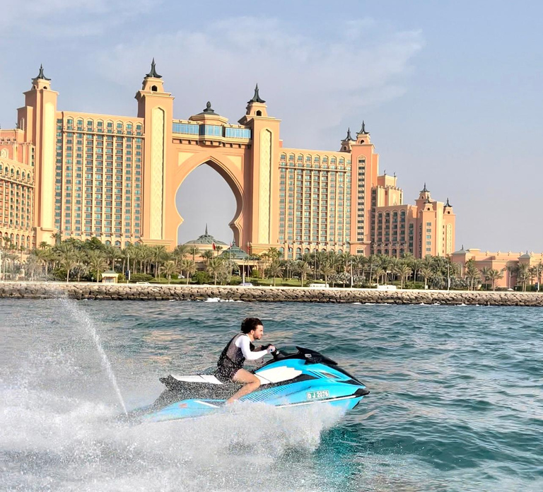 Palm Jumeirah: 1.5-Hour Guided Jet Ski Tour