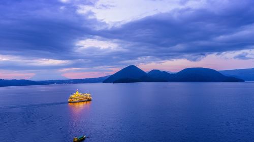 Noboribetsu Lake Toya & Lake Shikotsu Ice Festival Limited 1-day tour Day Tours
