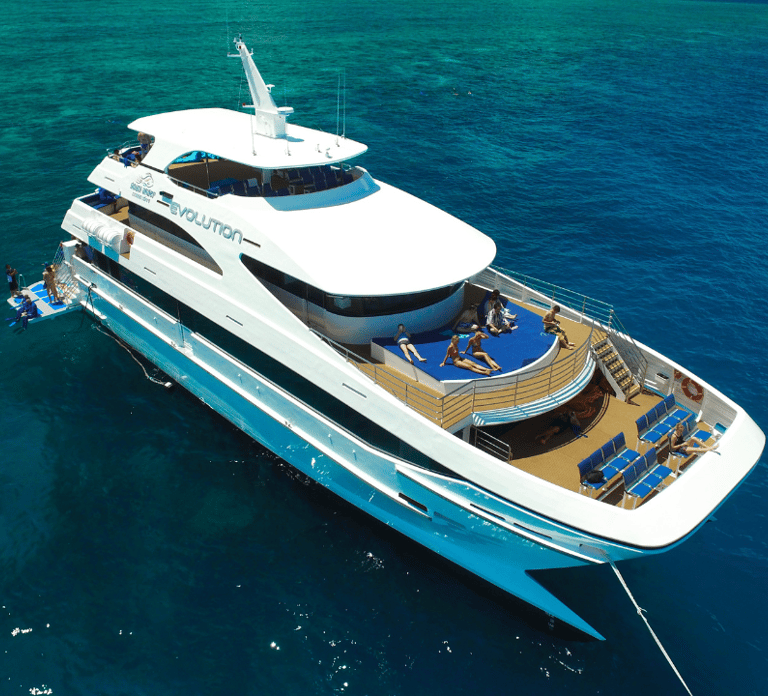 Cairns: Great Barrier Reef Cruise & Scenic Helicopter Flight