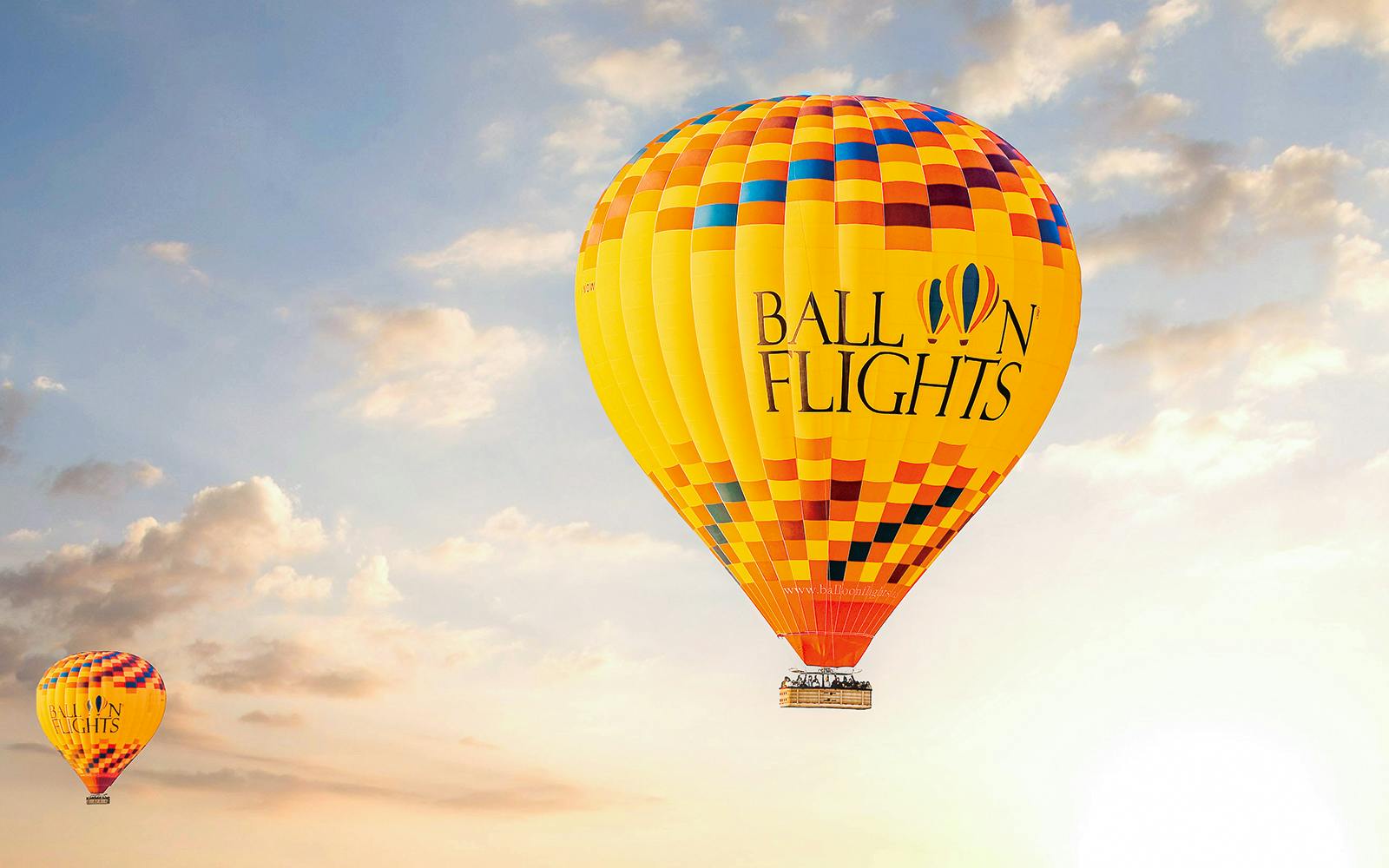 Dubai Sunrise Hot Air Balloon Ride with Hotel Transfers