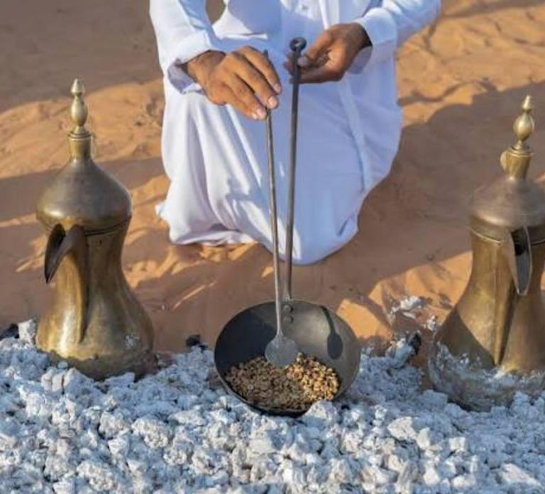 Dubai: Arabic Coffee and Dates Experience in Old Dubai