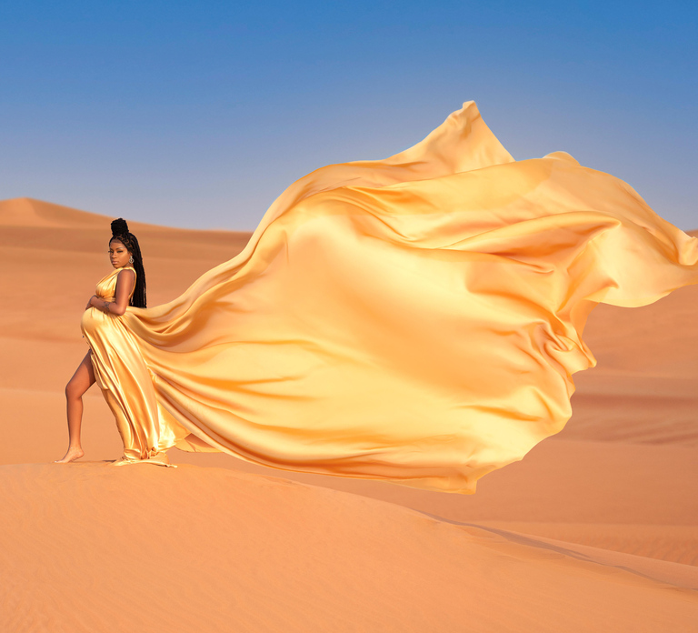 Dubai: Flying dress photoshoot