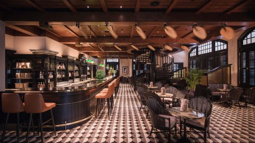 Singapore Sling cocktail voucher - Long Bar at Raffles Singapore