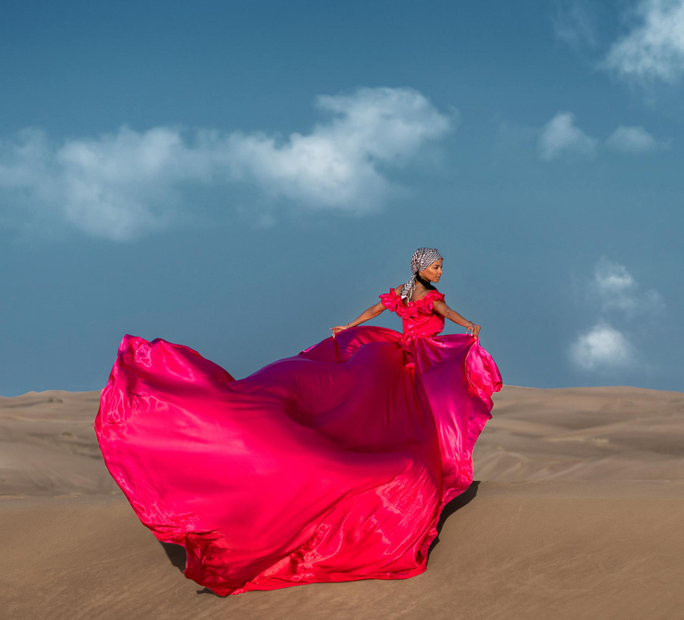 Dubai: Flying Dress Photo © Photoshoot "Marilyn Package"
