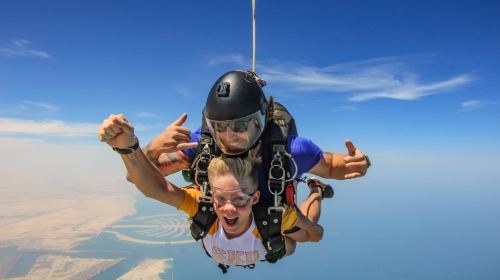 Skydive Dubai over the Palm with photographs
