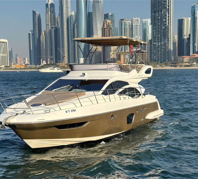 Luxury Private Yacht Tour Experience with Soft Drinks 52ft