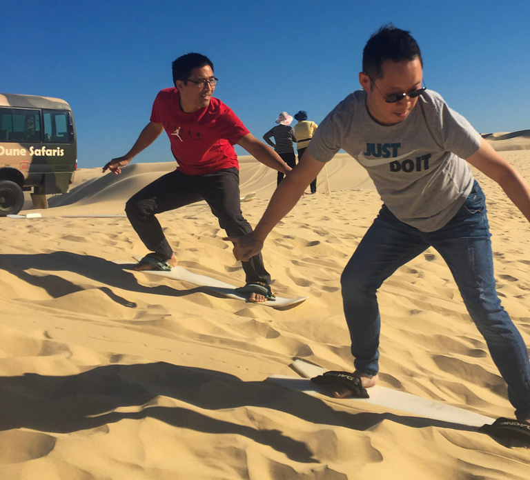 Port Stephens: Unlimited Sandboarding with 4WD Dune Transfer