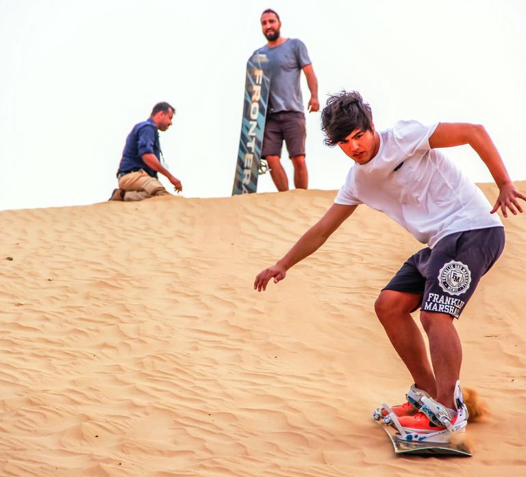 Dubai: Overnight Desert Safari with stay in Private Cabin