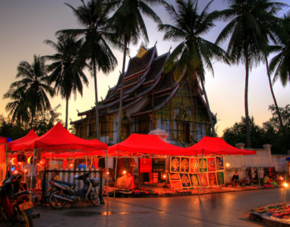 Luang Prabang: Evening Street Eats and Night Market Private Tour