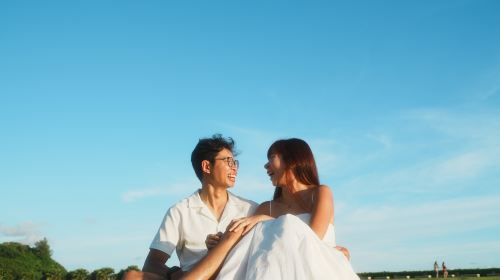 Okinawa Trip Moments in Japan[A local professional photographer will accompany you for a 1-hour photo shoot. You'll receive the photos within 7 days, including over 100 digital copies of all shots.]